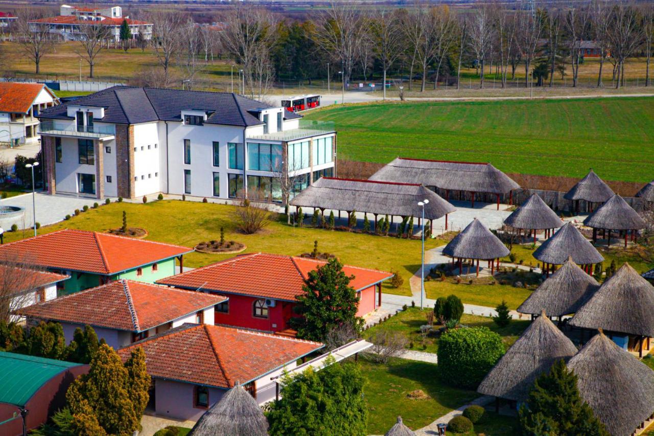 S Club Resort Hotel Aqua Park And Spa Belgrado Exterior foto